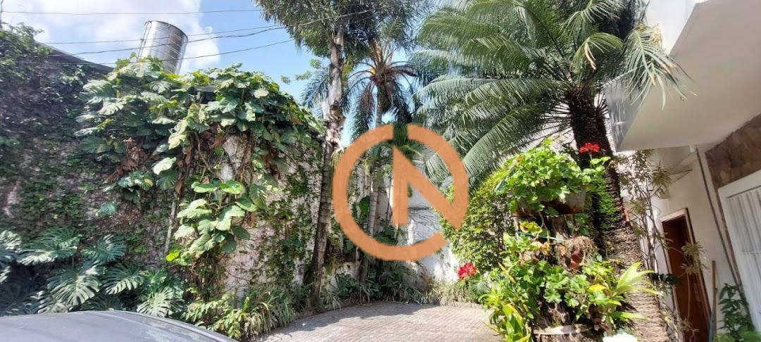 Casa à venda com 3 quartos, 135m² - Foto 1