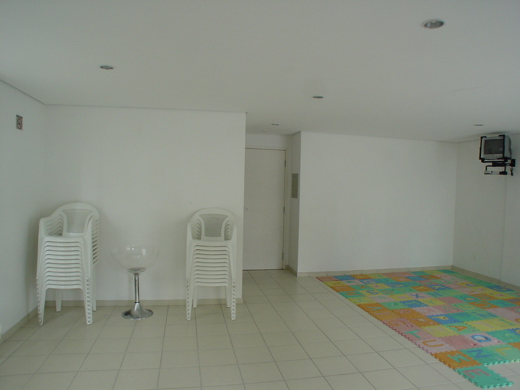 Apartamento à venda com 2 quartos, 67m² - Foto 4