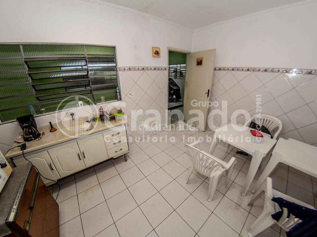 Casa à venda com 2 quartos, 300m² - Foto 10