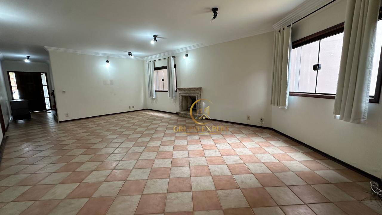 Sobrado à venda e aluguel com 4 quartos, 300m² - Foto 8