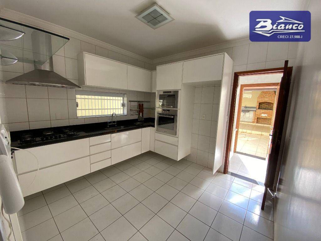 Sobrado para alugar com 3 quartos, 218m² - Foto 10