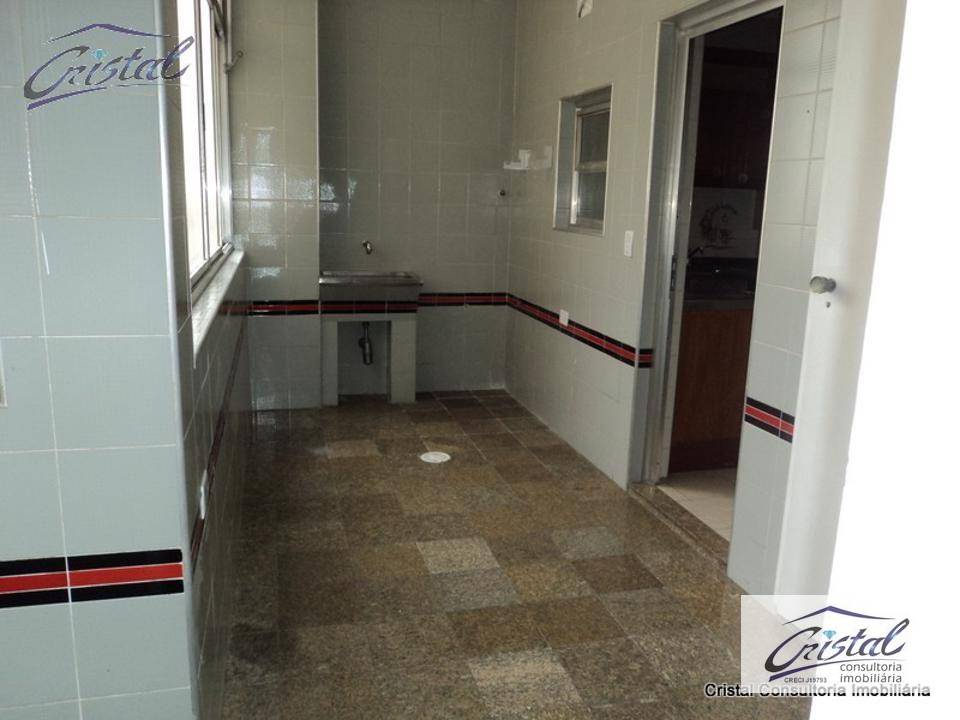 Apartamento à venda com 3 quartos, 203m² - Foto 1