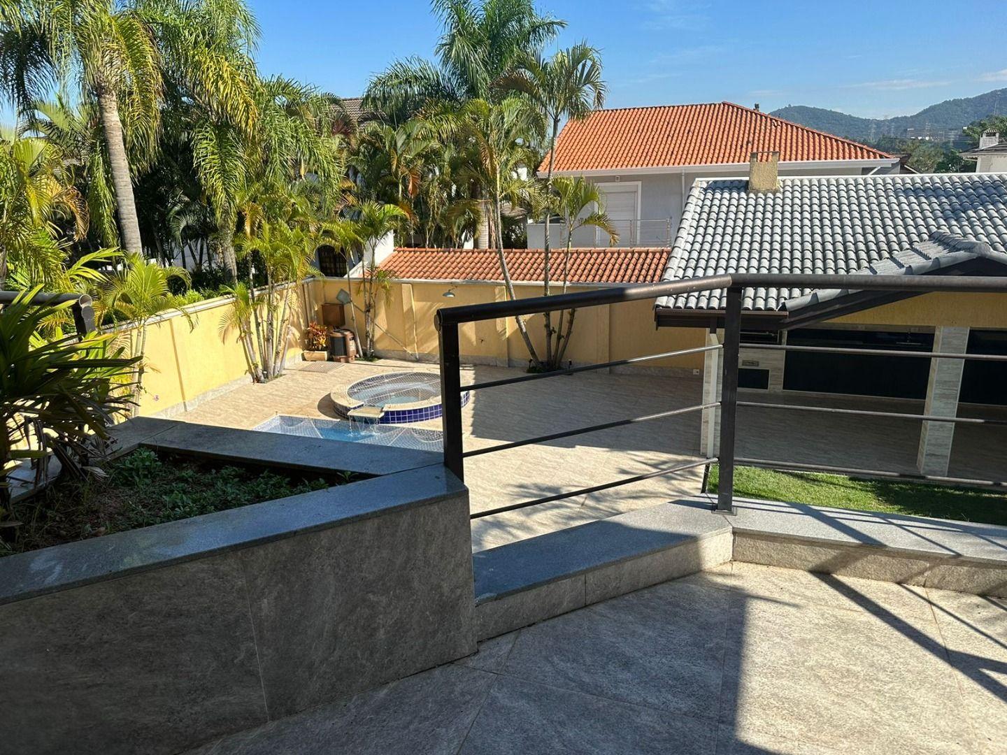 Casa para alugar com 4 quartos, 460m² - Foto 20