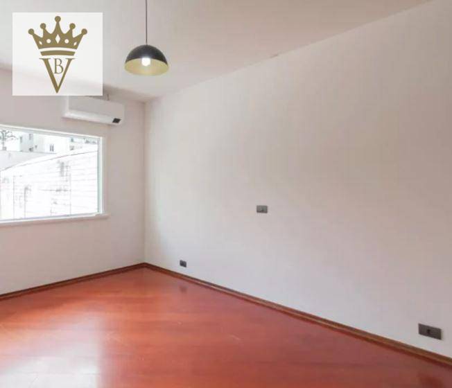 Casa à venda com 4 quartos, 260m² - Foto 1