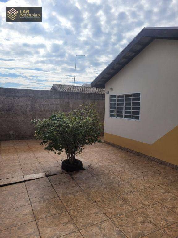 Casa para alugar com 3 quartos, 140m² - Foto 1