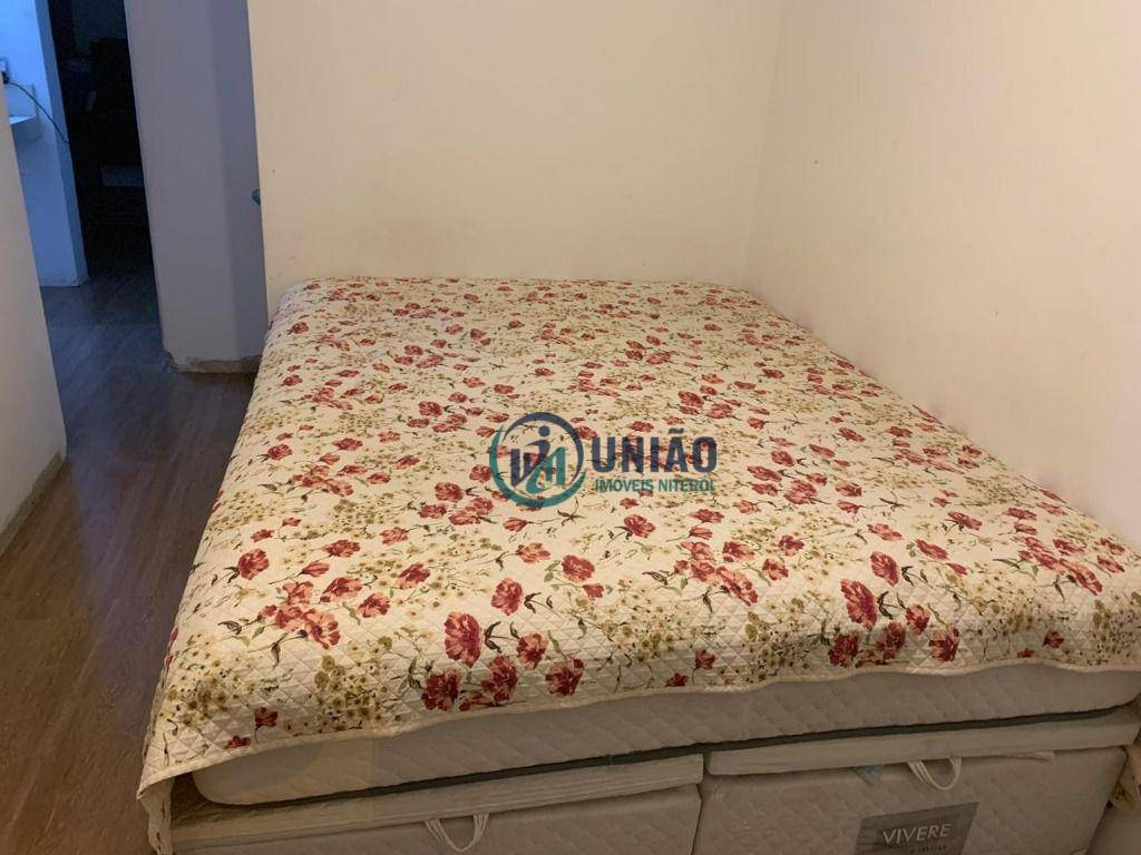 Apartamento à venda com 2 quartos, 75m² - Foto 13