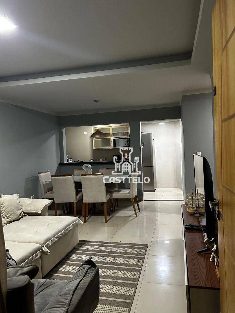 Sobrado à venda com 4 quartos, 180m² - Foto 2