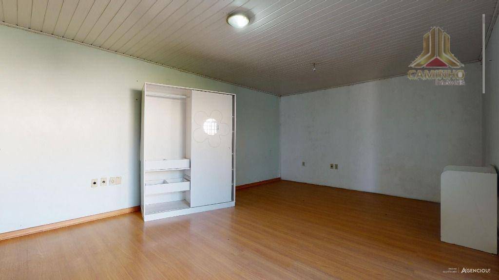 Casa à venda com 3 quartos, 390m² - Foto 4