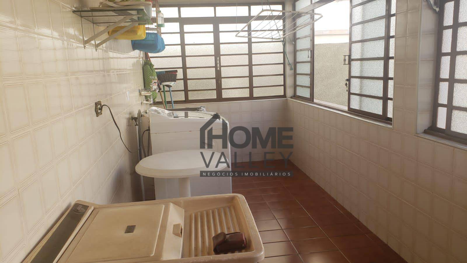 Casa à venda com 3 quartos, 208m² - Foto 17