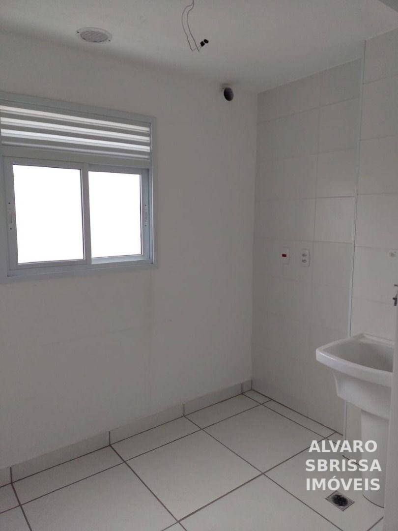 Apartamento à venda com 2 quartos, 66m² - Foto 2