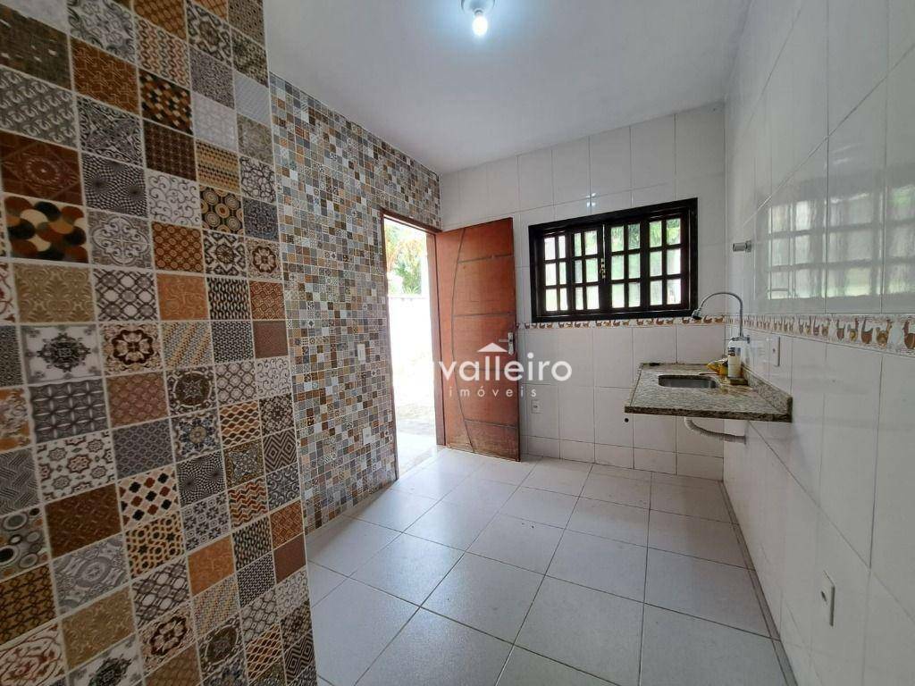 Casa à venda com 2 quartos, 64m² - Foto 10