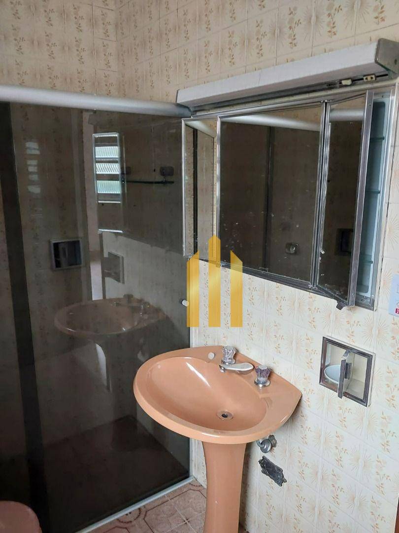 Sobrado à venda e aluguel com 3 quartos, 180m² - Foto 33