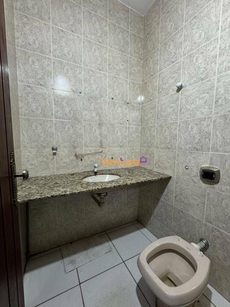 Casa à venda e aluguel com 4 quartos, 210m² - Foto 8