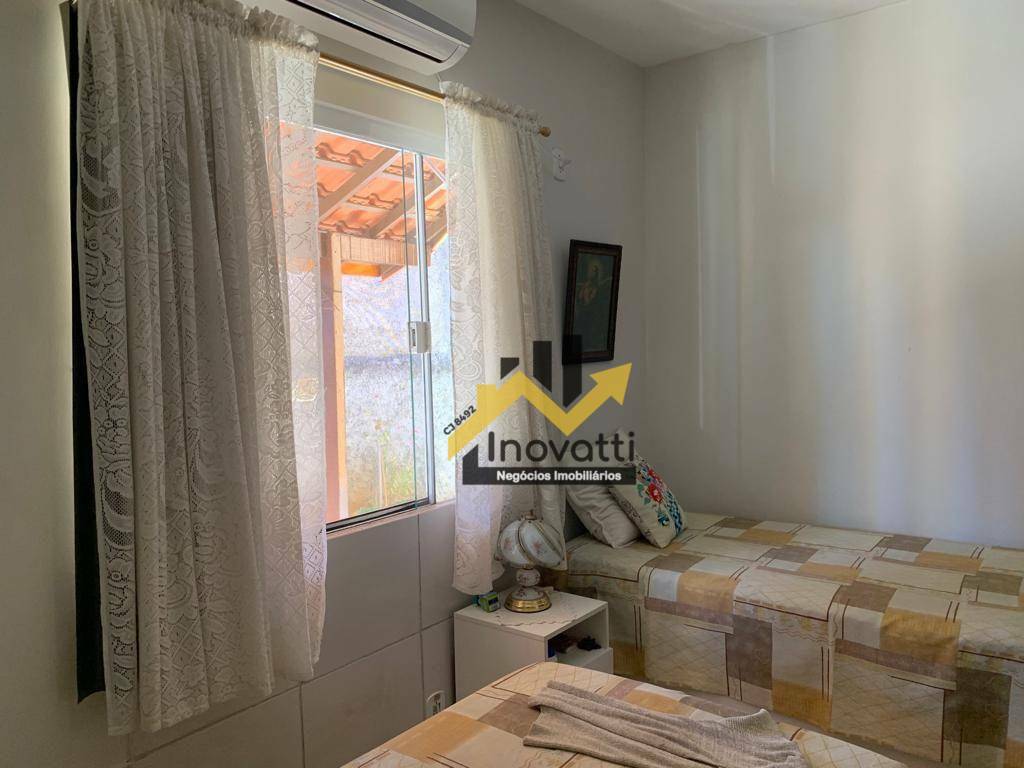 Casa de Condomínio à venda com 4 quartos, 219m² - Foto 12