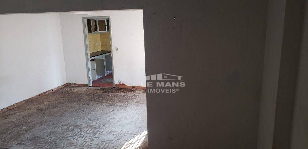 Casa à venda com 3 quartos, 240m² - Foto 24