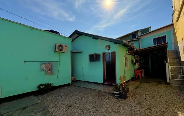 Casa à venda com 5 quartos, 301m² - Foto 2