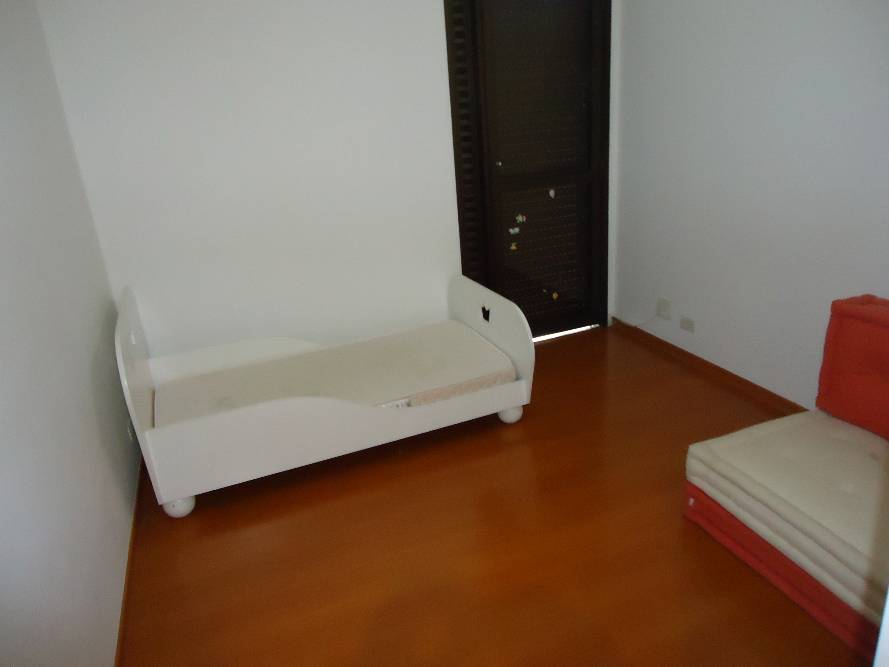 Apartamento para alugar com 3 quartos, 130m² - Foto 4