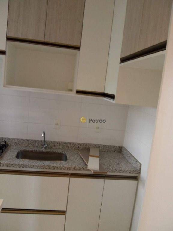 Apartamento à venda com 2 quartos, 64m² - Foto 7