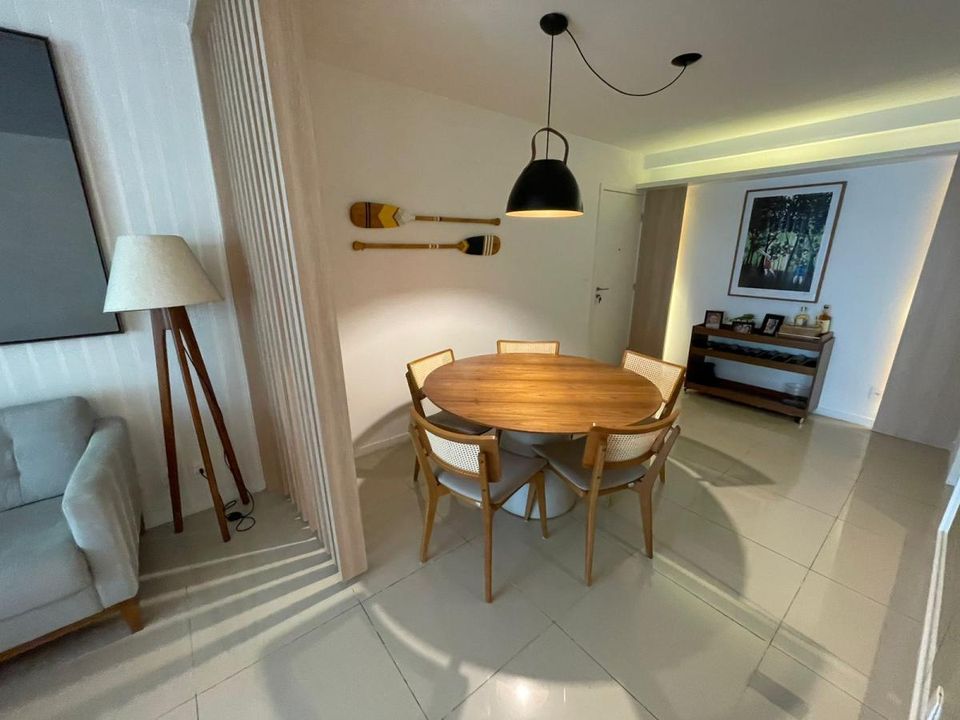 Apartamento à venda com 3 quartos, 98m² - Foto 1