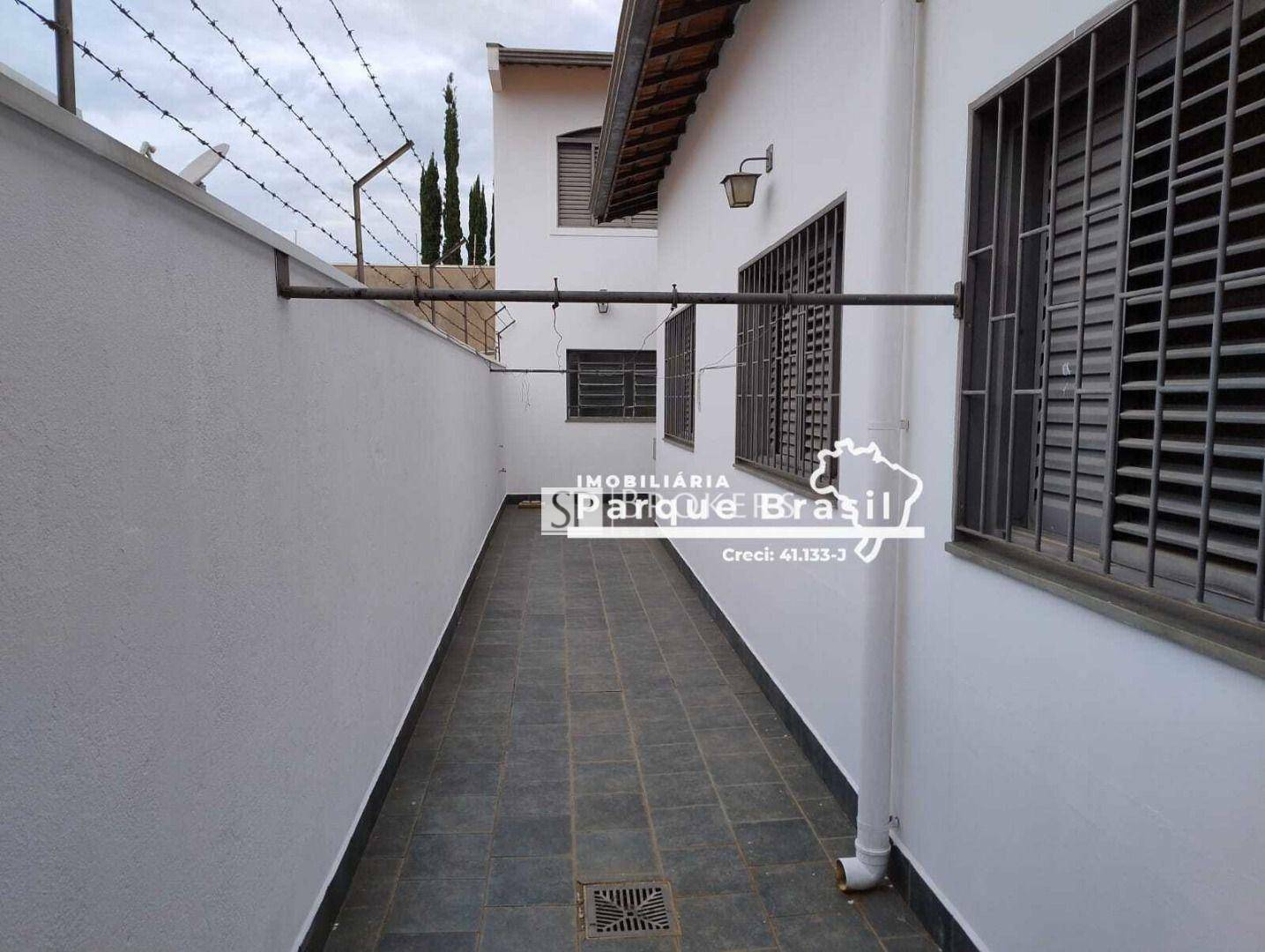 Casa à venda com 3 quartos, 200m² - Foto 24