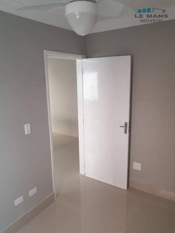 Apartamento à venda com 2 quartos, 64m² - Foto 8