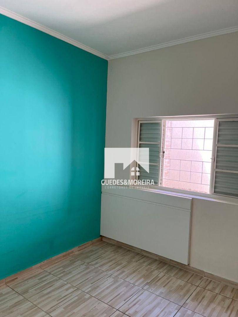 Casa à venda com 3 quartos, 180m² - Foto 1