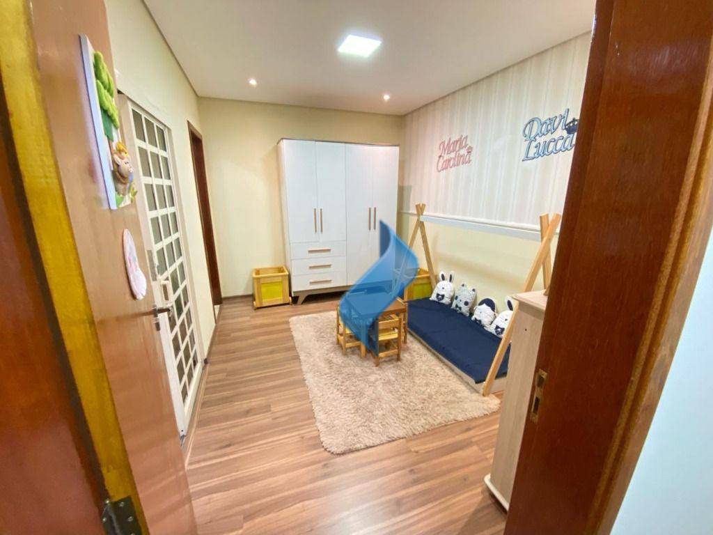 Casa à venda com 3 quartos, 214m² - Foto 7