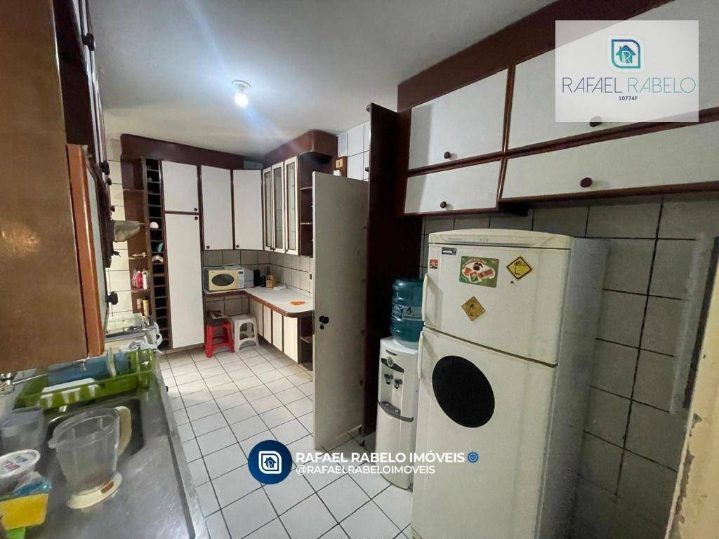 Apartamento para alugar com 3 quartos, 140m² - Foto 12