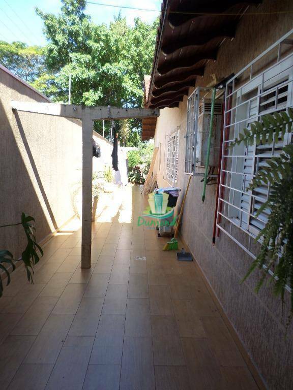 Casa à venda com 4 quartos, 244m² - Foto 38