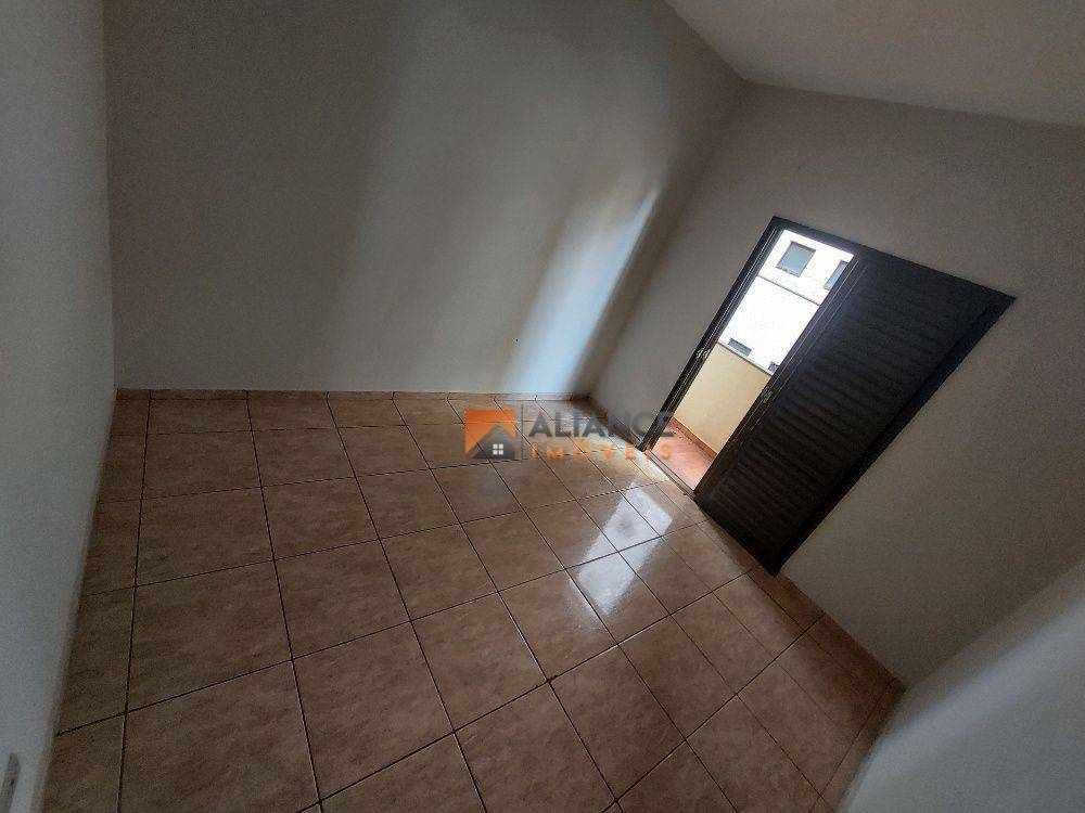 Apartamento para alugar com 3 quartos, 120m² - Foto 13