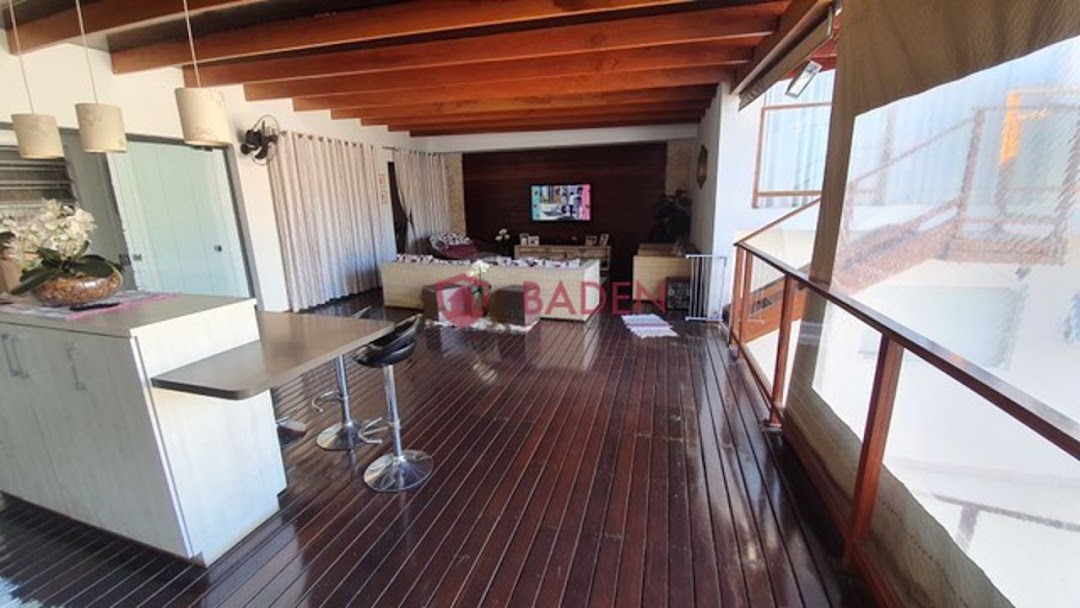 Casa à venda com 4 quartos, 250m² - Foto 8