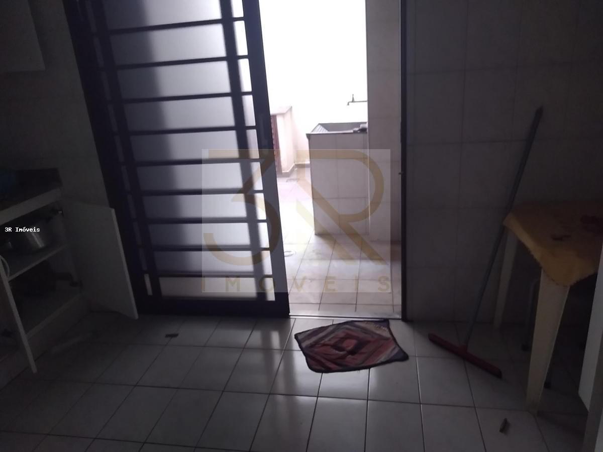 Apartamento à venda com 3 quartos, 101m² - Foto 2