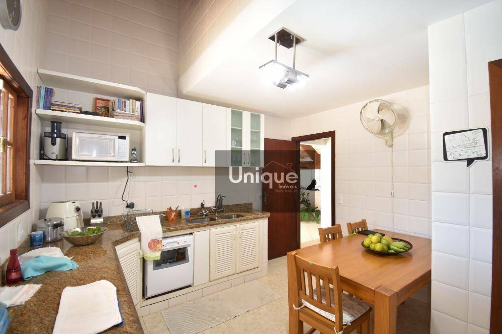 Casa à venda com 6 quartos, 450m² - Foto 42