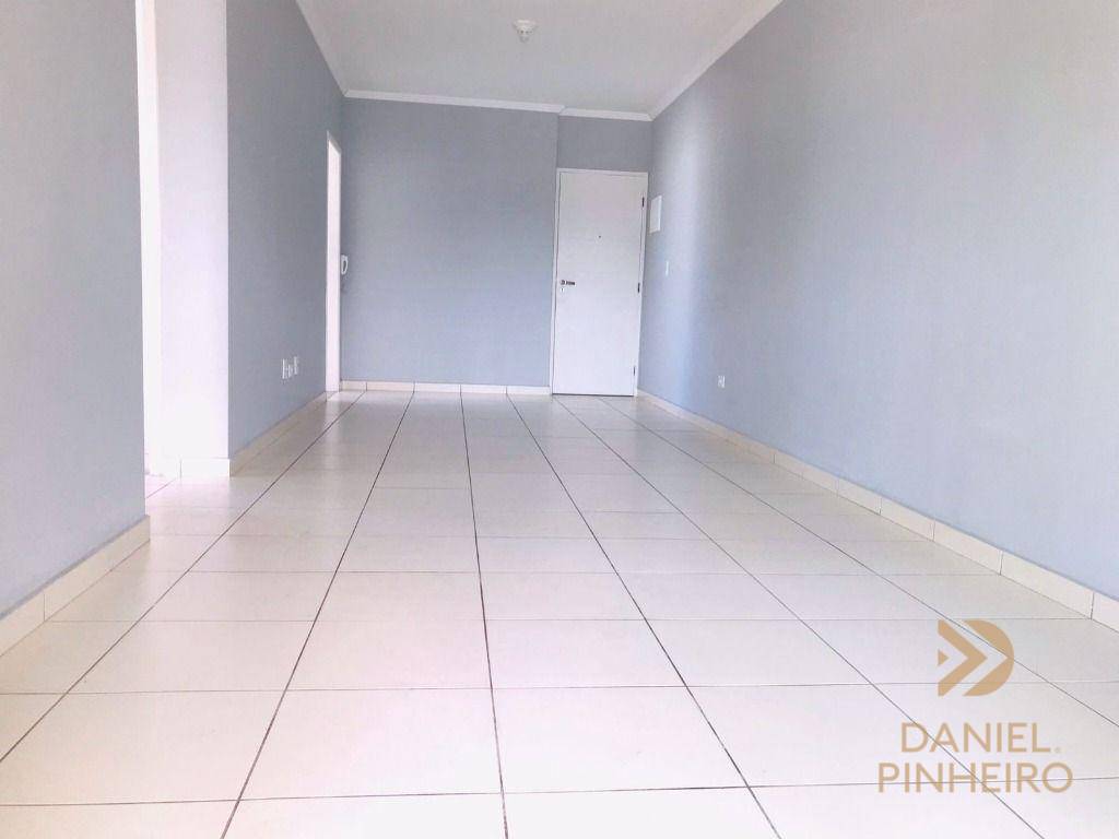 Apartamento à venda com 2 quartos, 80m² - Foto 3