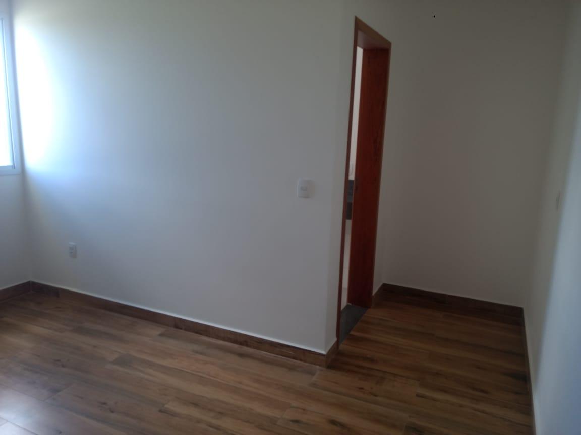 Casa à venda com 3 quartos, 220m² - Foto 5