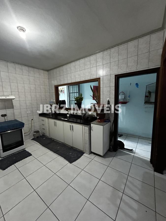 Casa para alugar com 5 quartos, 210m² - Foto 19