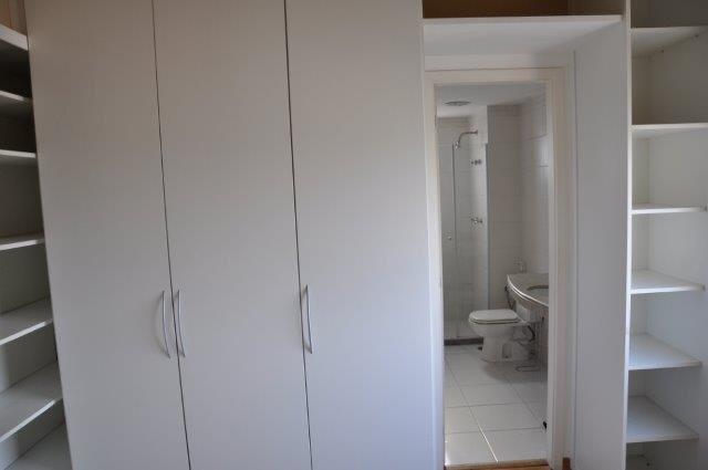 Apartamento à venda com 4 quartos, 212m² - Foto 12