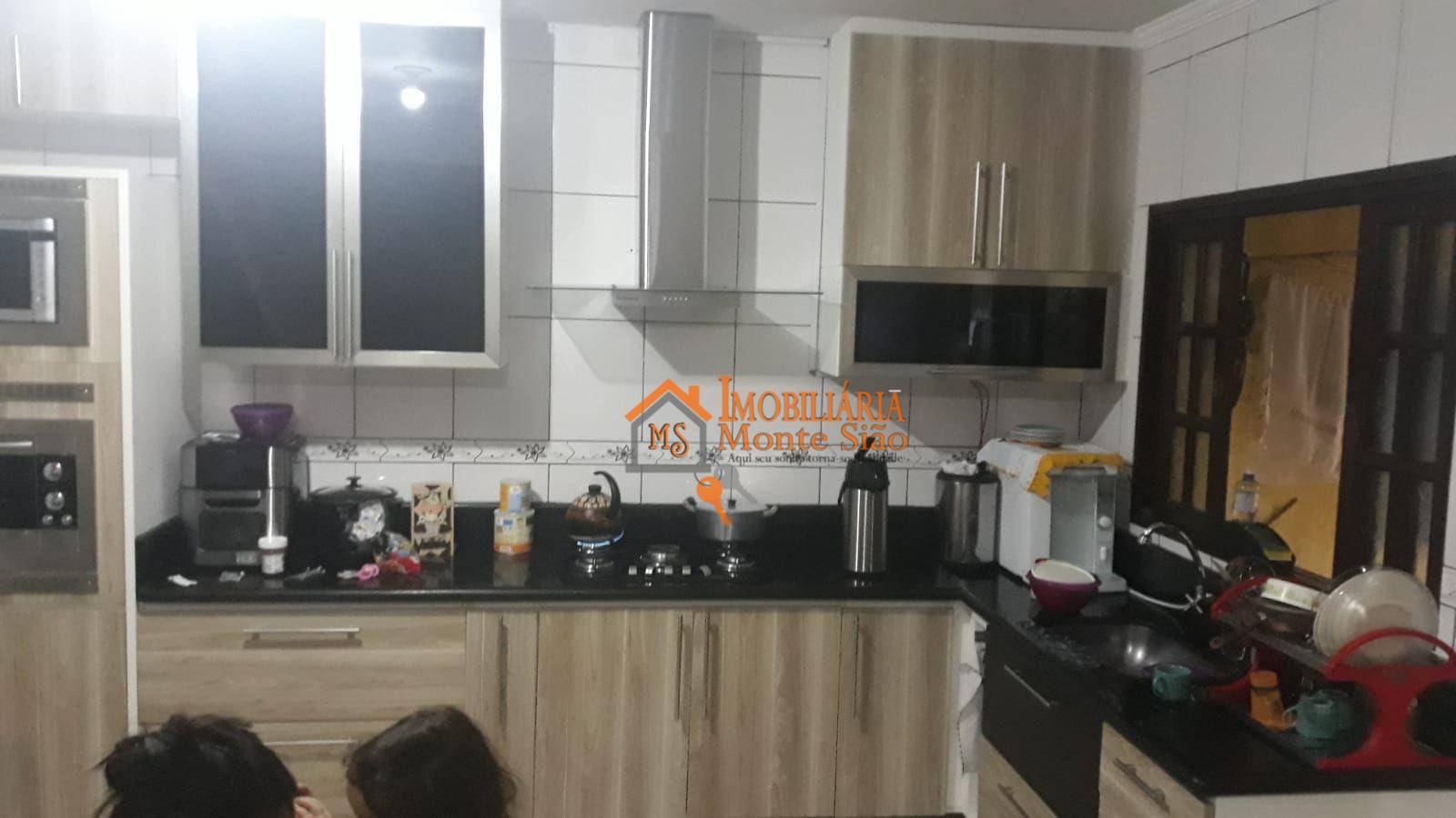 Sobrado à venda com 2 quartos, 200m² - Foto 1