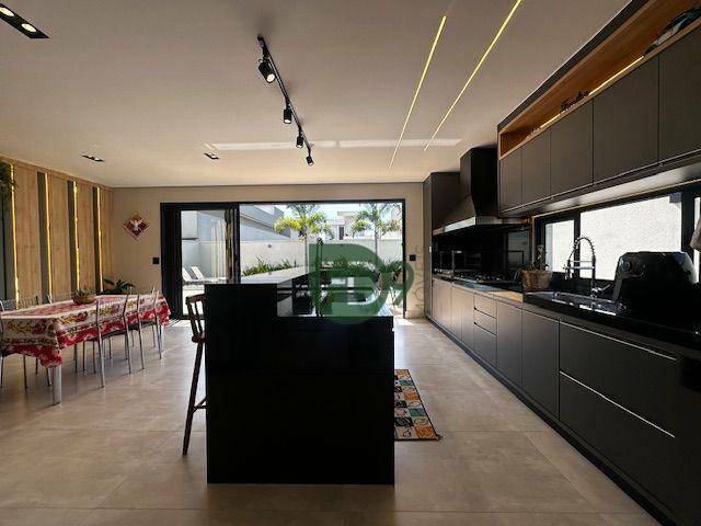 Casa de Condomínio à venda com 3 quartos, 305m² - Foto 13