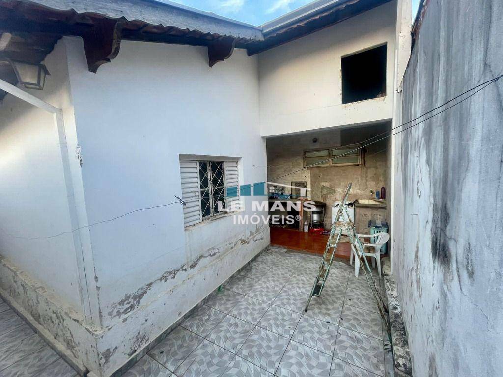 Casa à venda com 2 quartos, 90m² - Foto 5