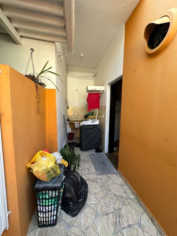 Sobrado à venda com 2 quartos, 300m² - Foto 11