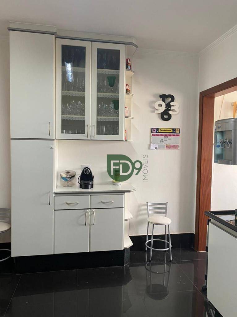 Apartamento à venda com 3 quartos, 130m² - Foto 26