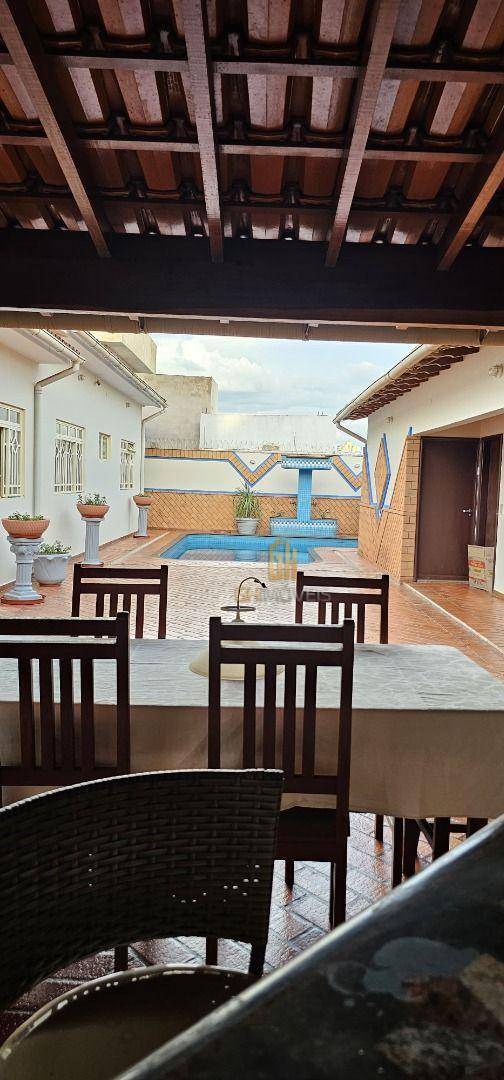 Casa à venda com 4 quartos, 310m² - Foto 17