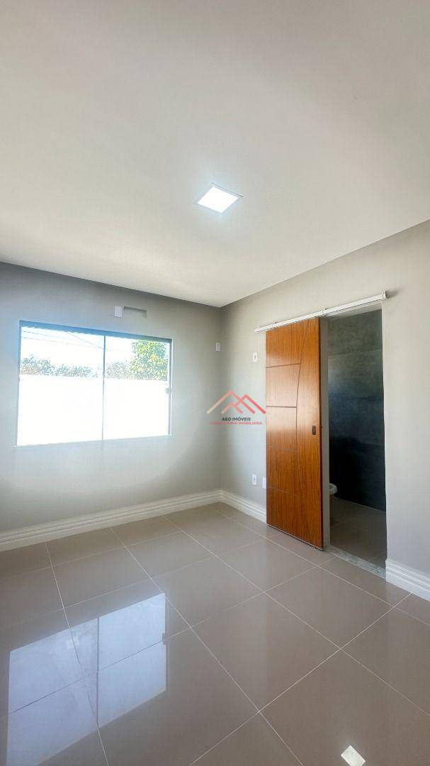 Casa à venda com 3 quartos, 108m² - Foto 14