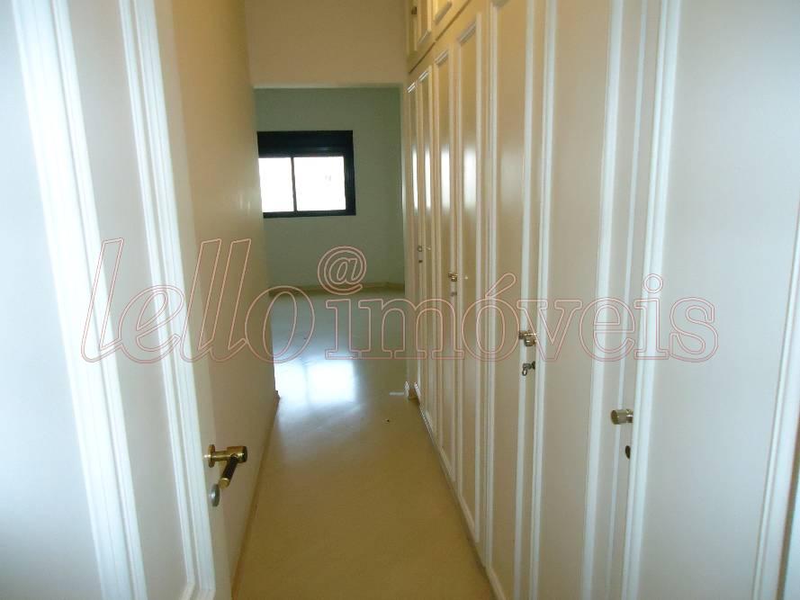 Apartamento para alugar com 4 quartos, 247m² - Foto 9