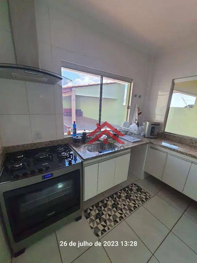 Casa à venda com 3 quartos, 180m² - Foto 3