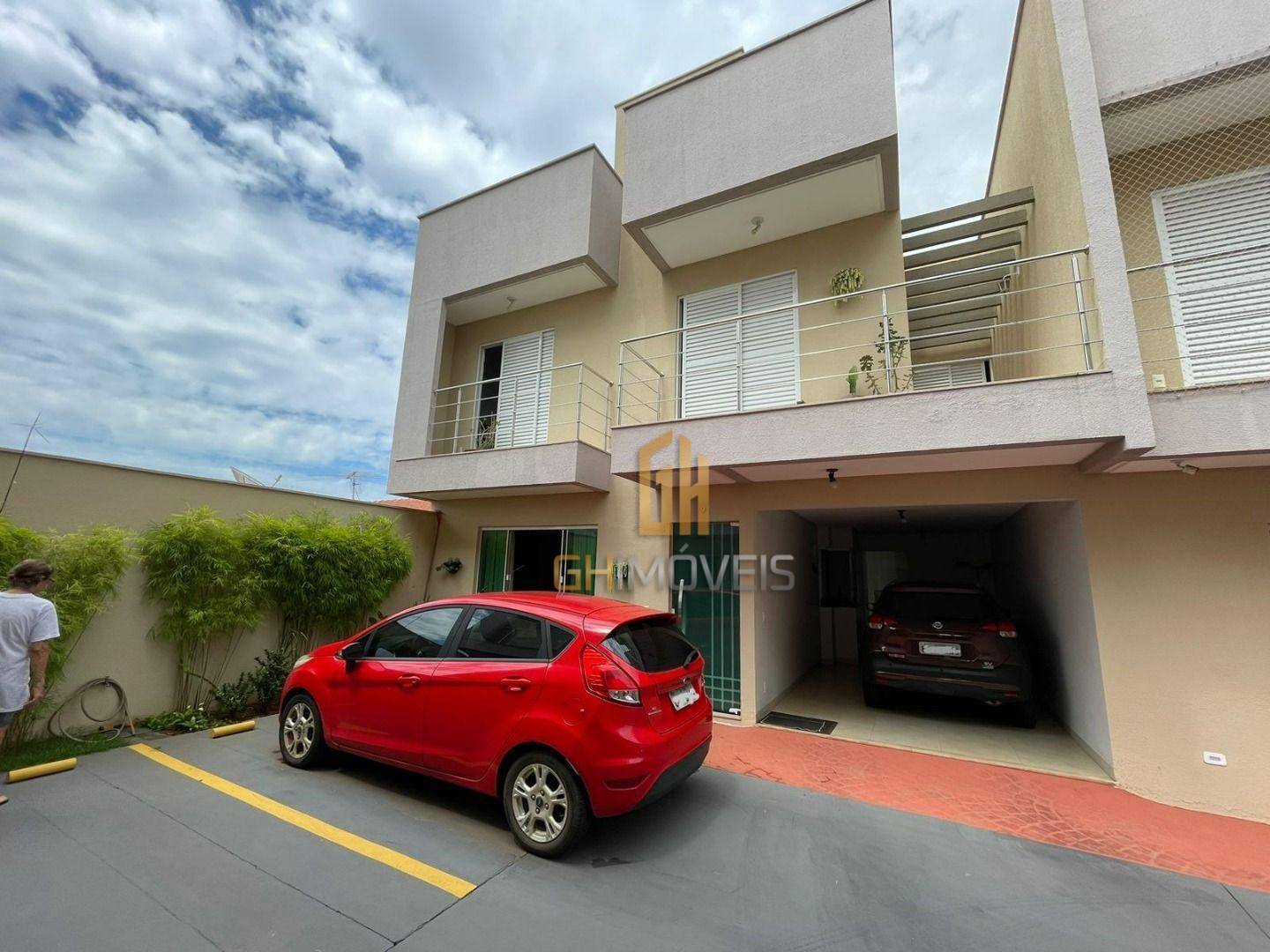 Sobrado à venda com 3 quartos, 142m² - Foto 1
