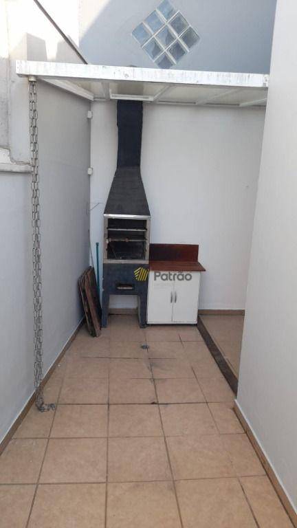 Apartamento para alugar com 2 quartos, 70m² - Foto 4