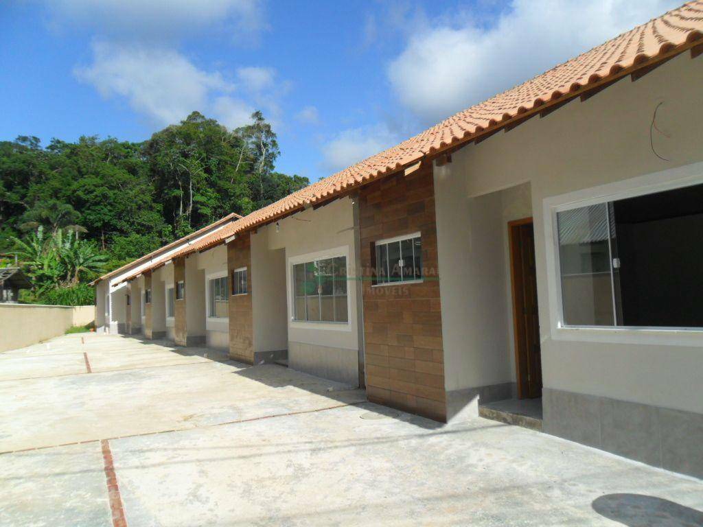 Casa à venda com 2 quartos, 64m² - Foto 9