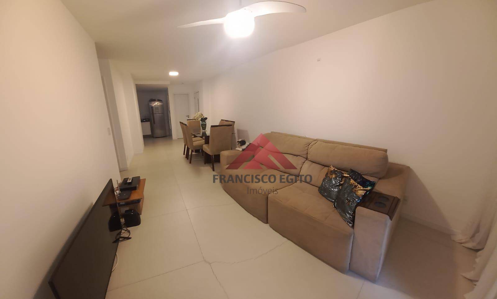 Apartamento à venda com 3 quartos, 107m² - Foto 2